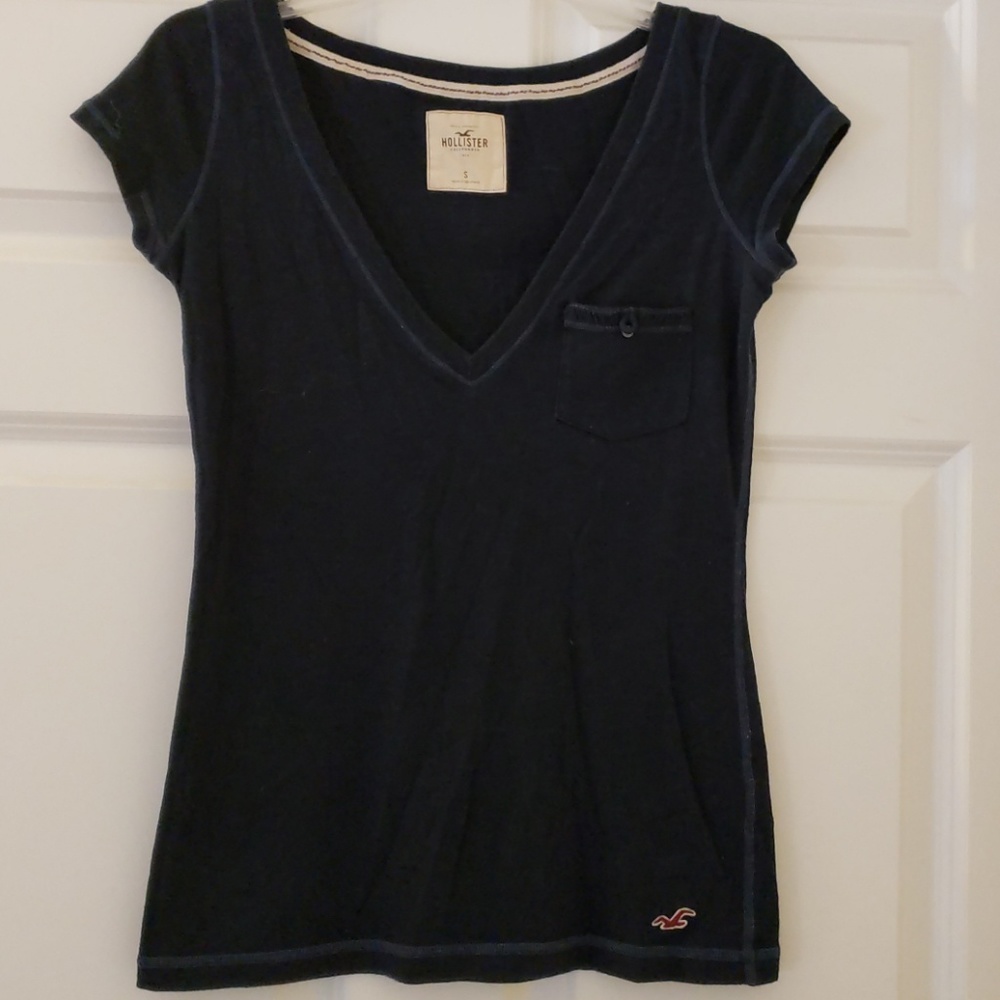 Hollister neck t shirt
